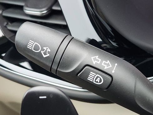 Used 2023 Buick Envision Avenir image 41