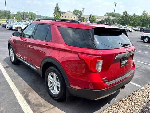 Used 2021 Ford Explorer XLT w/ Equipment Group 202A image 5