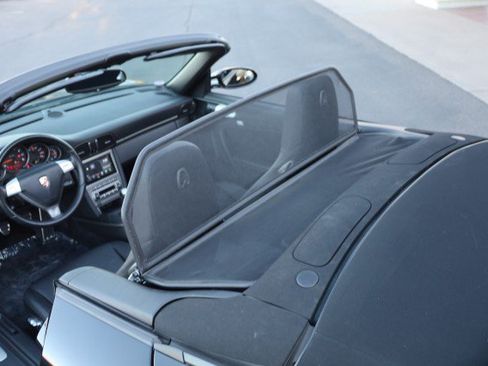 Used 2006 Porsche 911 Carrera RWD image 40