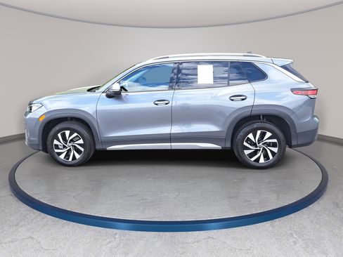 Certified 2025 Volkswagen Tiguan S AWD/4WD image 8