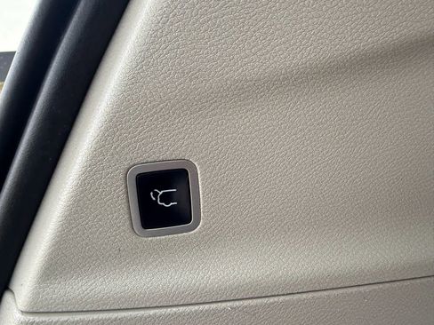 Used 2020 Chrysler Pacifica Limited image 15