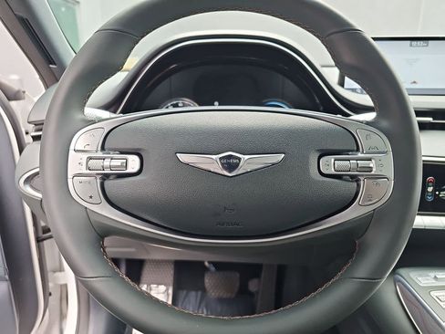Used 2023 Genesis GV70 2.5T w/ Advanced Package image 18