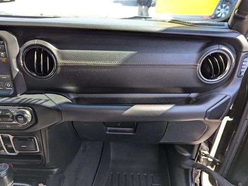 Used 2021 Jeep Gladiator Overland AWD/4WD image 33