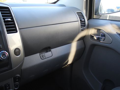 Used 2012 Nissan Frontier PRO-4X image 38