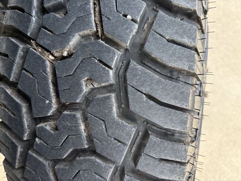 Used 2018 RAM 3500 Laramie Longhorn image 11