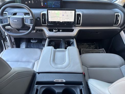 Used 2025 Ford Expedition Active image 23