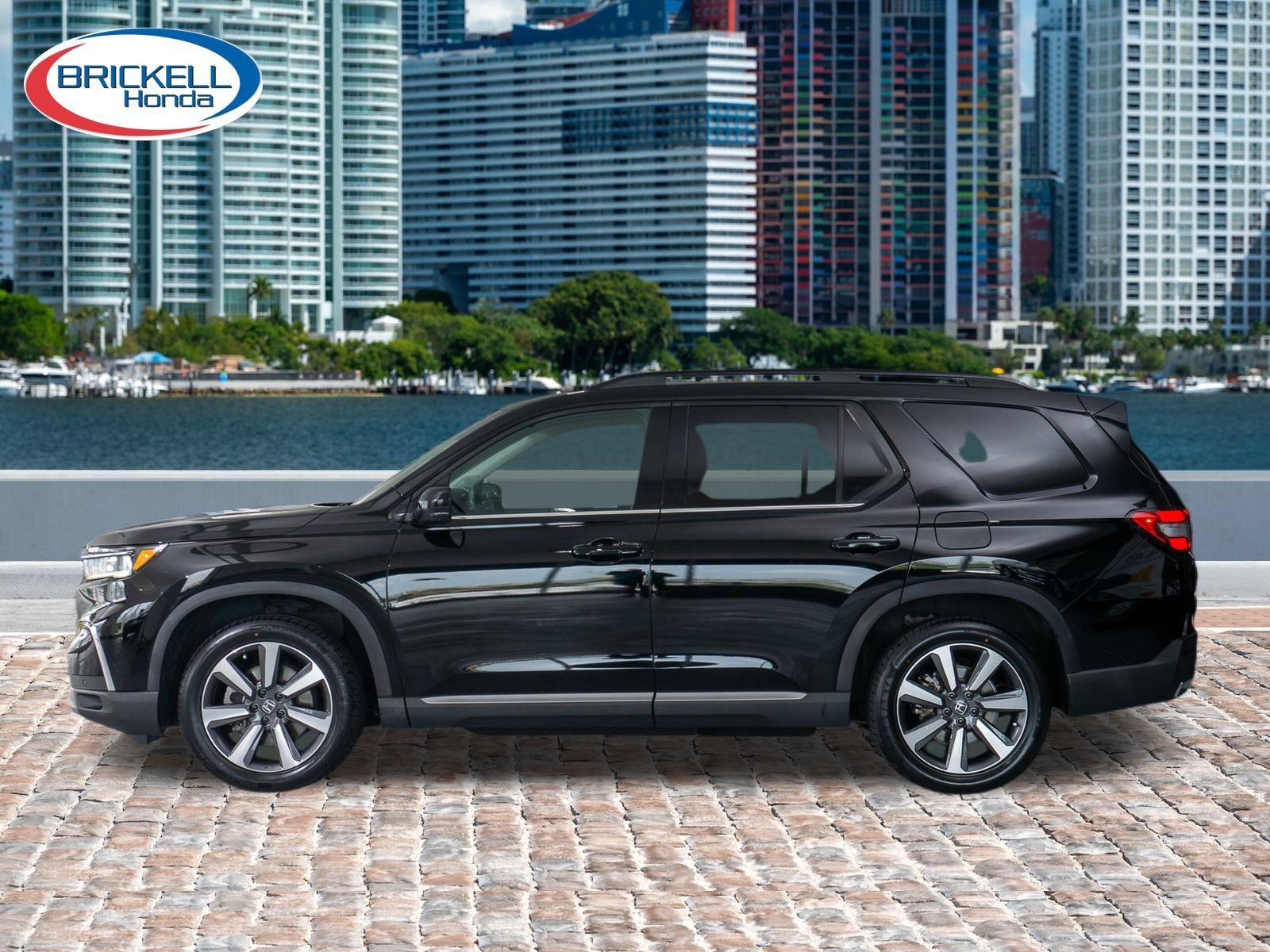 Certified 2023 Honda Pilot Touring image 4