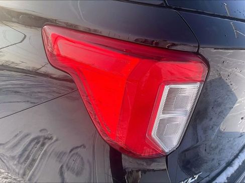 Used 2022 Ford Explorer XLT w/ Equipment Group 202A image 32