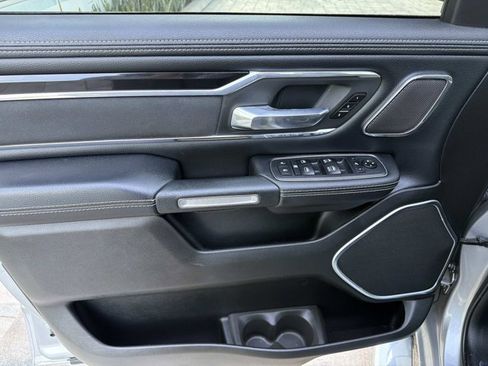 Used 2019 RAM 1500 Laramie AWD/4WD image 9