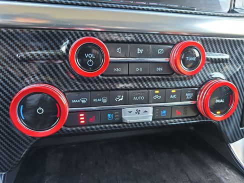 Used 2022 Ford F150 Lariat image 21