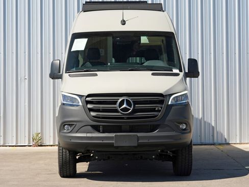 Used 2023 Mercedes-Benz Sprinter 2500 image 7