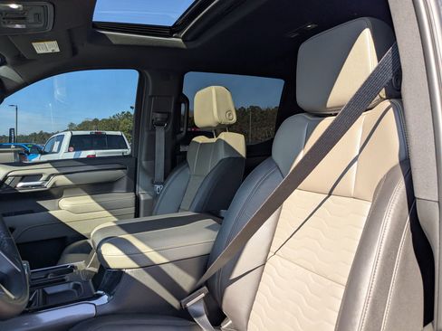 Used 2025 Chevrolet Silverado 1500 ZR2 w/ Technology Package image 12