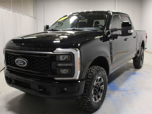 Used 2023 Ford F250 Lariat w/ Lariat Ultimate Package AWD/4WD image 1