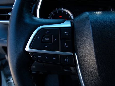 Used 2023 Toyota Highlander XSE image 18