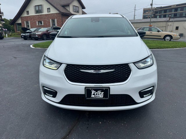 Used 2026 Chrysler Pacifica Select FWD image 2