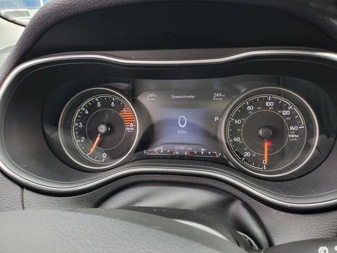 Certified 2022 Jeep Cherokee Limited AWD/4WD image 15