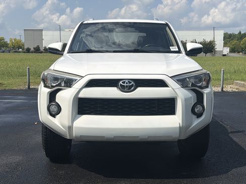 Used 2015 Toyota 4Runner SR5 RWD image 3