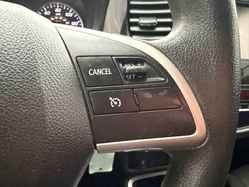 Used 2020 Mitsubishi Outlander ES FWD image 14