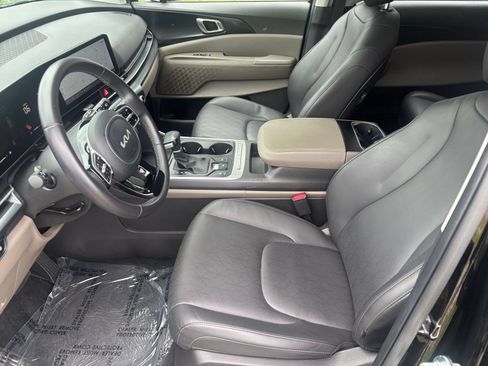Used 2026 Kia Carnival FWD image 29