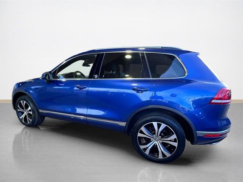 Used 2017 Volkswagen Touareg Wolfsburg Edition image 7
