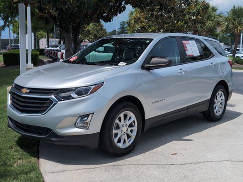 Used 2021 Chevrolet Equinox LS FWD image 5