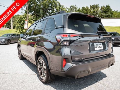 Used 2025 Subaru Forester Premium AWD/4WD image 5