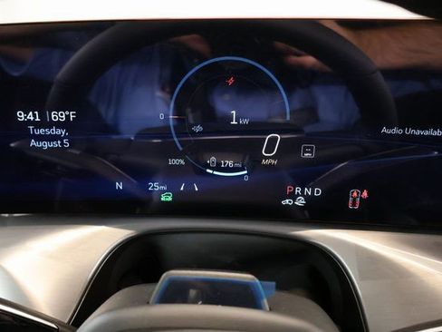 New 2026 Cadillac Vistiq Premium Luxury image 13