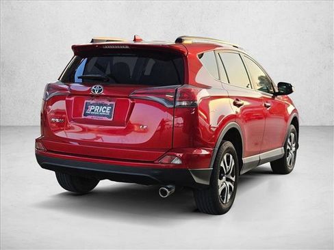 Used 2016 Toyota RAV4 LE FWD image 5