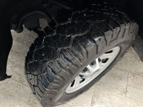 Used 2024 Chevrolet Silverado 3500 LT image 39