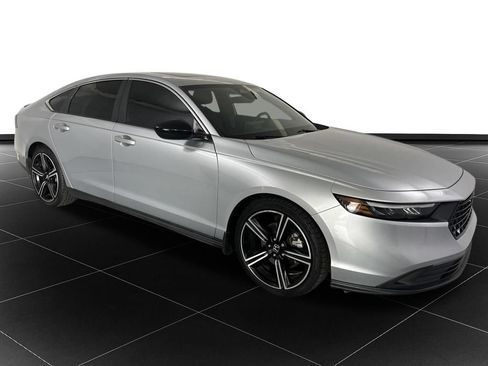 Used 2025 Honda Accord Sport image 7