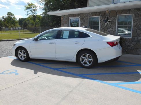 Used 2017 Chevrolet Malibu LS FWD image 17