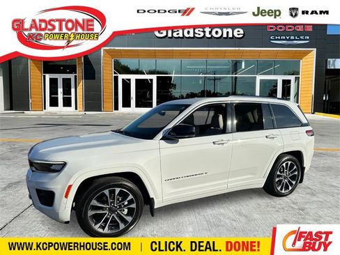 Used 2023 Jeep Grand Cherokee Overland image 1