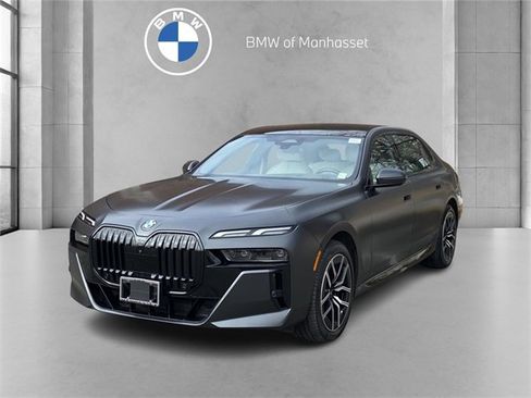 Certified 2023 BMW 760i xDrive w/ Parking Assistance Package image 1