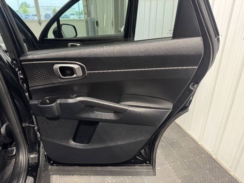 Used 2025 Kia Sorento EX AWD/4WD image 24