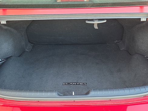 Used 2023 Hyundai Elantra SEL w/ Preferred Accessory Package image 7