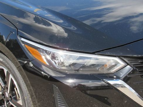 Certified 2024 Nissan Sentra SV FWD image 8