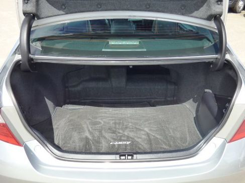 Used 2016 Toyota Camry SE FWD image 12