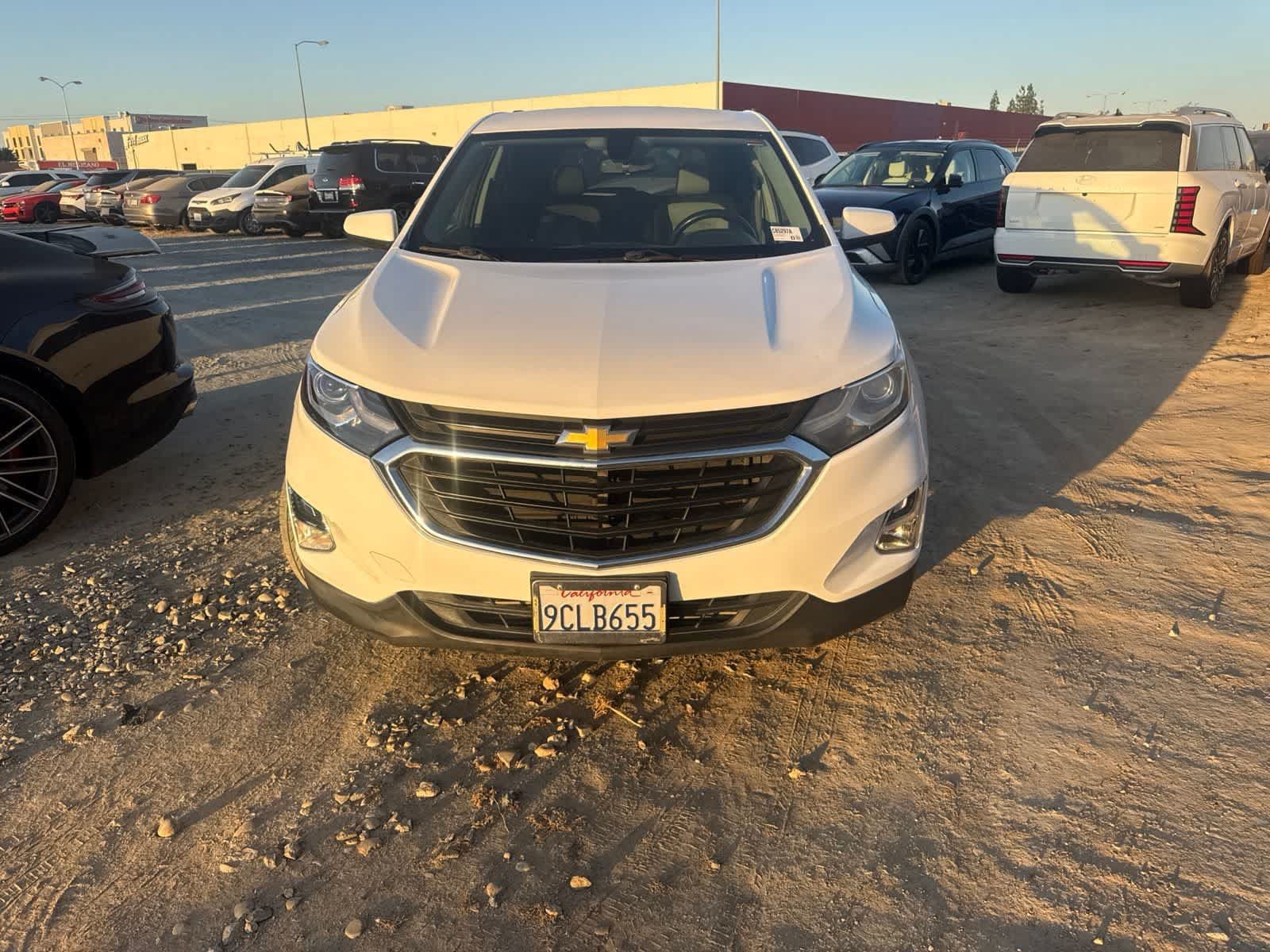 Used 2018 Chevrolet Equinox LT FWD image 2