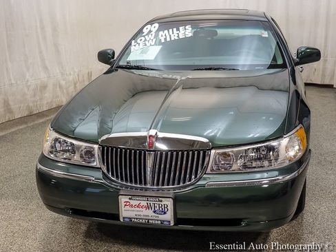 Used 1999 Lincoln Town Car Signature RWD image 5