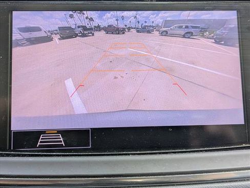 Used 2020 Buick Enclave Essence image 12