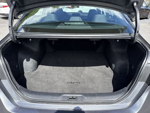 Used 2025 Nissan Altima 2.5 SV FWD image 28