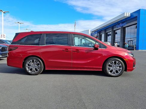 Certified 2025 Honda Odyssey Touring image 7