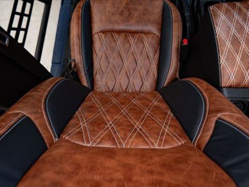 Used 2025 Jeep Gladiator Sport image 28