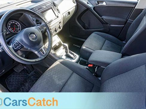 Used 2017 Volkswagen Tiguan Limited w/ Premium Package image 16