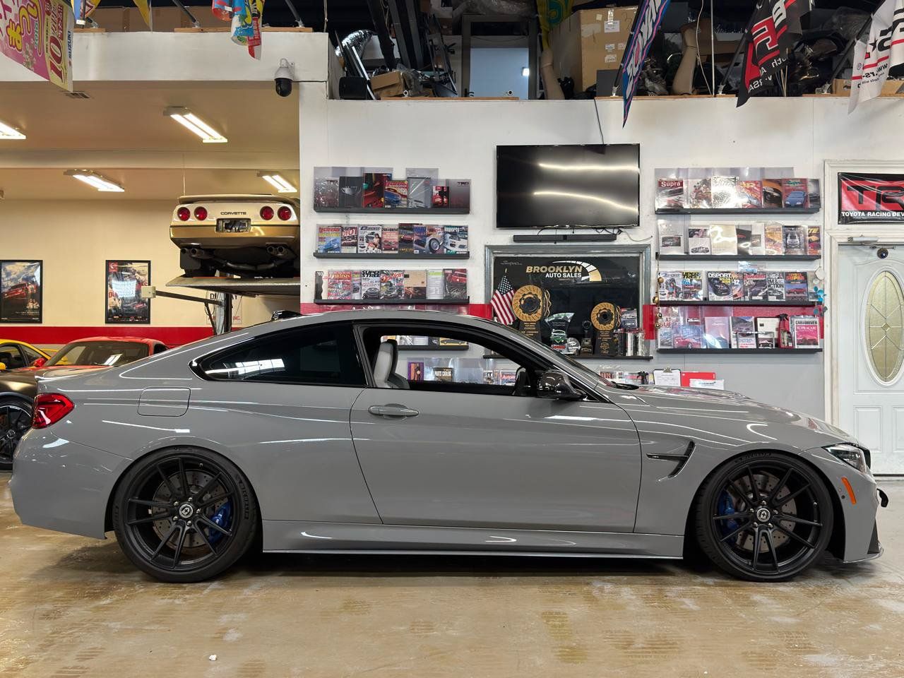 Used 2018 BMW M4 Coupe RWD image 5