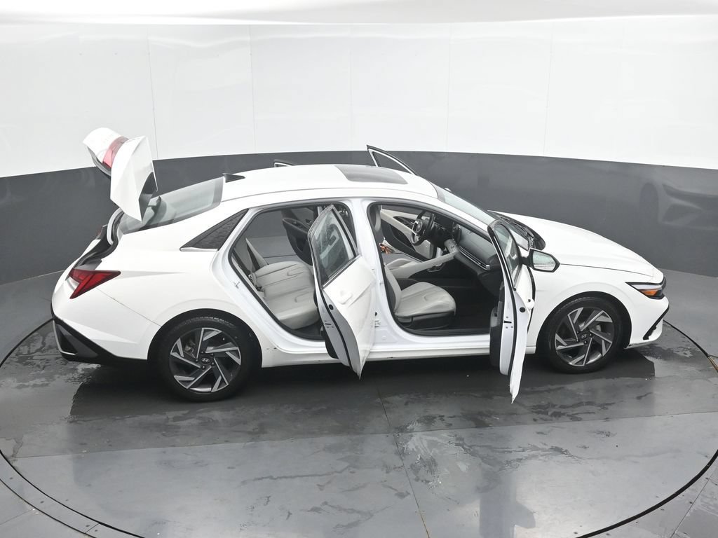 Used 2024 Hyundai Elantra Limited FWD image 50