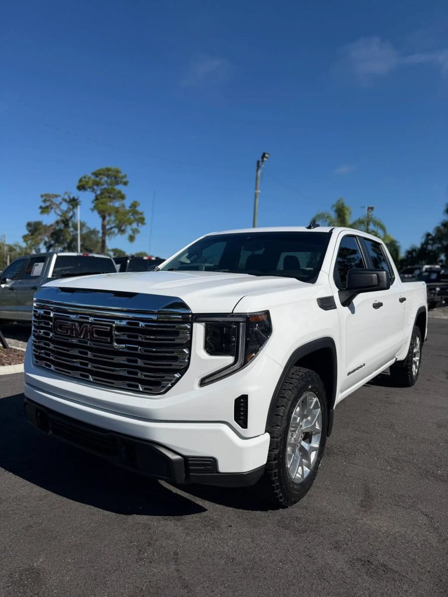 Used 2024 GMC Sierra 1500 Pro w/ Convenience Package AWD/4WD image 1
