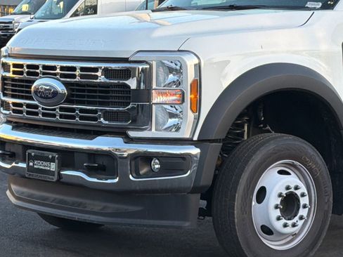 New 2025 Ford F450 XL w/ XL Chrome Package RWD image 2