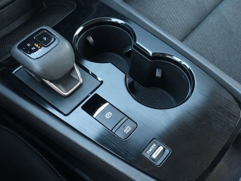 Used 2024 Nissan Rogue SV image 22