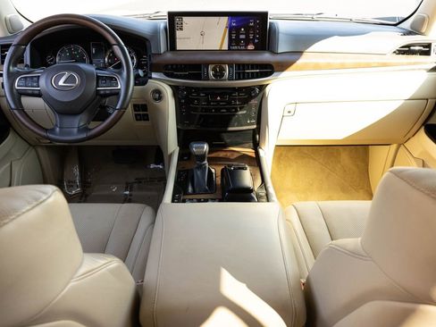 Used 2020 Lexus LX 570 4WD w/ Luxury Package image 47